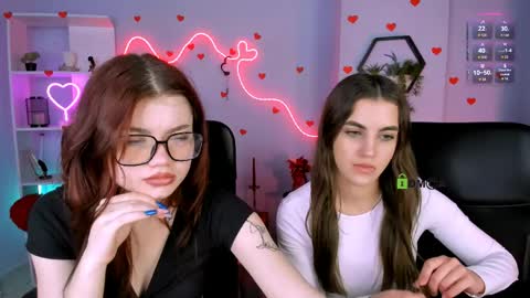 Snapshot of yuna_kim_ chatting on April 1, 1:41 pm Yuna online show from April 1, 1:41 pm