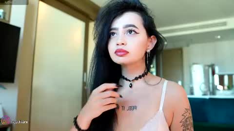 yuna_leen online show from June 24, 9:30 am