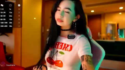 yuna_leen online show from July 8, 11:37 am