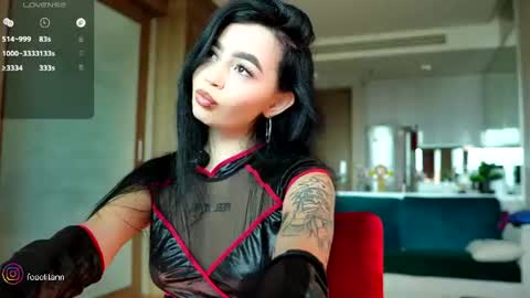 yuna_leen online show from July 17, 9:49 am