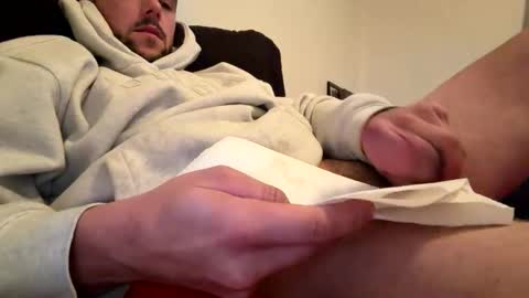 Snapshot of yungcockk444 chatting on November 3, 5:47 pm hungggg online show from November 3, 5:47 pm