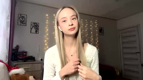 May online show from January 12, 12:10 pm