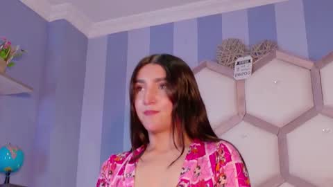 Snapshot of yvi_taylor chatting on March 16, 11:47 am yvi online show from March 16, 11:47 am