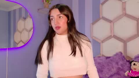 Snapshot of yvi_taylor chatting on March 20, 1:05 pm yvi online show from March 20, 1:05 pm