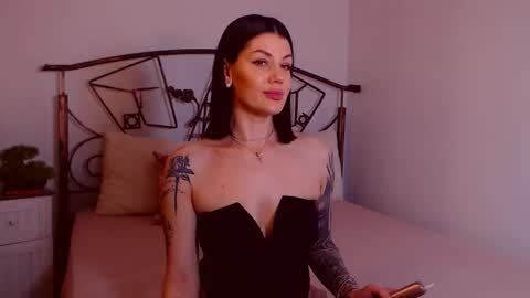 I V Y   online show from January 17, 10:24 pm