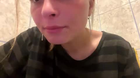 yzza_suave online show from July 31, 9:14 pm