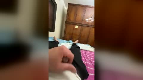 z_e1 online show from August 7, 2:57 am