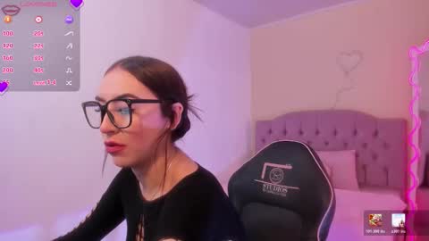 Snapshot of zaafira_tay chatting on February 4, 11:27 am zaafira_tay online show from February 4, 11:27 am