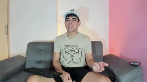 Snapshot of zac_joness chatting on September 13, 12:16 pm zac online show from September 13, 12:16 pm