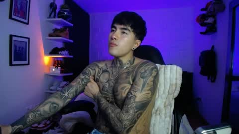 Snapshot of zac_muller1 chatting on April 21, 12:45 am zac_muller1 online show from April 21, 12:45 am