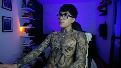 Snapshot of zac_muller1 chatting on April 21, 1:42 am zac_muller1 online show from April 21, 1:42 am