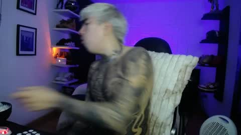 Snapshot of zac_muller1 chatting on June 8, 12:36 am zac_muller1 online show from June 8, 12:36 am