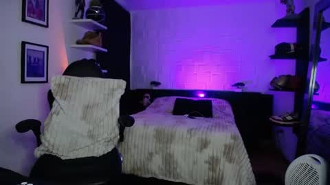 Snapshot of zac_muller1 chatting on June 30, 1:06 am zac_muller1 online show from June 30, 1:06 am