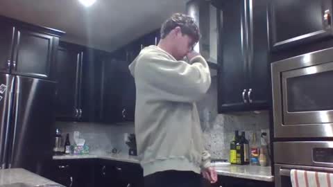 zachschaefer online show from January 15, 12:15 am