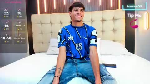 Snapshot of zack23__ chatting on June 25, 3:06 am zack23__ online show from June 25, 3:06 am