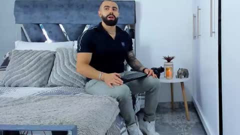 Richard online show from November 24, 3:01 pm