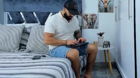 Snapshot of zack_froone chatting on July 8, 12:42 pm Richard online show from July 8, 12:42 pm