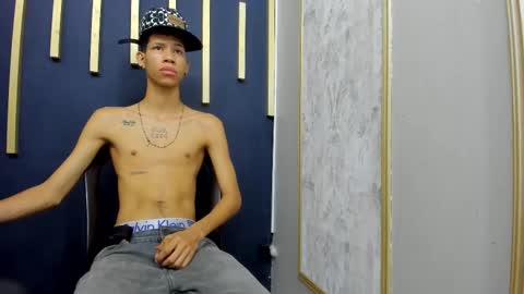 Snapshot of zack_horny19 chatting on September 12, 12:05 pm Zack online show from September 12, 12:05 pm