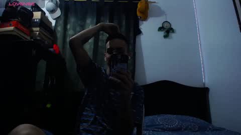 Snapshot of zackdriussyx chatting on February 18, 4:15 am zackdriussyx online show from February 18, 4:15 am