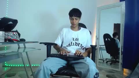 zack online show from December 23, 11:28 pm