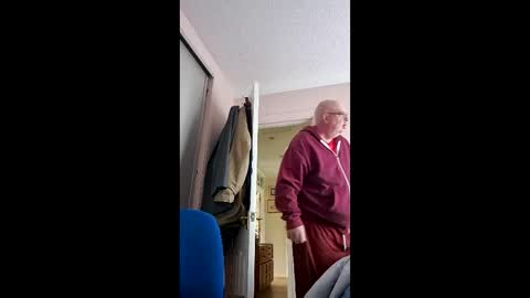 Snapshot of zacsmithuk chatting on February 16, 1:07 pm Zac Smitj online show from February 16, 1:07 pm