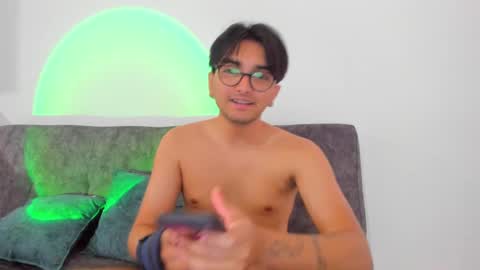 Snapshot of zactatum1 chatting on February 19, 7:05 pm zac online show from February 19, 7:05 pm