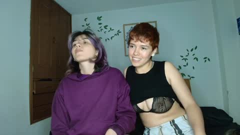 Snapshot of zafira_raven chatting on April 1, 2:45 am zafira_raven online show from April 1, 2:45 am