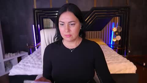 Snapshot of zafiramoonn chatting on November 4, 2:05 pm Zafiramoonn online show from November 4, 2:05 pm