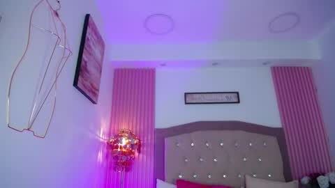 Snapshot of zafiro_cat chatting on March 1, 1:29 am Zafiro online show from March 1, 1:29 am