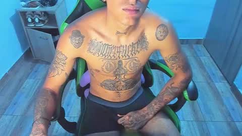 BiG Zafiro online show from December 15, 11:03 am