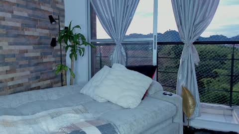 Snapshot of zain_diesel7 chatting on December 4, 10:51 pm INSTAGRAM yormanfit7 online show from December 4, 10:51 pm