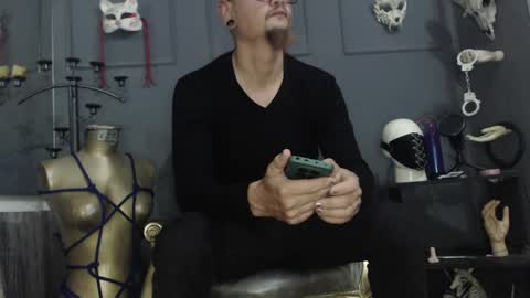 Snapshot of zainkreiger chatting on March 29, 3:17 am Dom Zain online show from March 29, 3:17 am