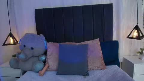 Snapshot of zairaaa_ chatting on December 14, 3:45 am zairaaa_ online show from December 14, 3:45 am