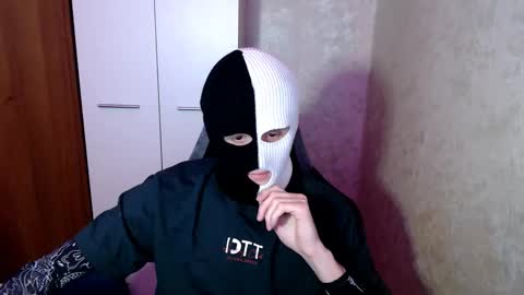 Snapshot of zaki_xx chatting on February 22, 5:19 am zaki online show from February 22, 5:19 am