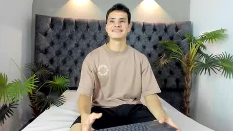 Snapshot of zane_evans chatting on February 20, 12:38 pm zane online show from February 20, 12:38 pm