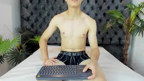 Snapshot of zane_evans chatting on February 23, 12:46 pm zane online show from February 23, 12:46 pm