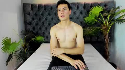 Snapshot of zane_evans chatting on February 28, 1:23 pm zane online show from February 28, 1:23 pm