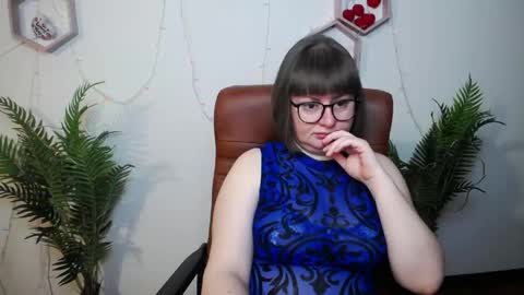 zannadreil online show from April 13, 6:35 pm