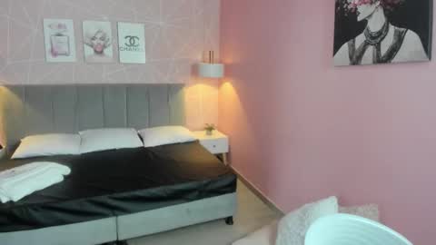 Zara Sweet  online show from March 17, 1:47 pm