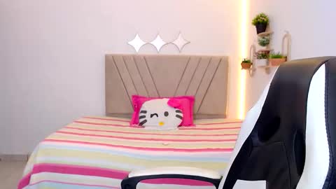 Snapshot of zara_cute18 chatting on May 23, 12:09 pm Zara online show from May 23, 12:09 pm