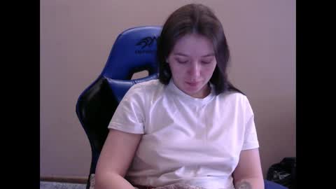 Snapshot of zara_golden chatting on January 23, 5:56 am chaturcum online show from January 23, 5:56 am