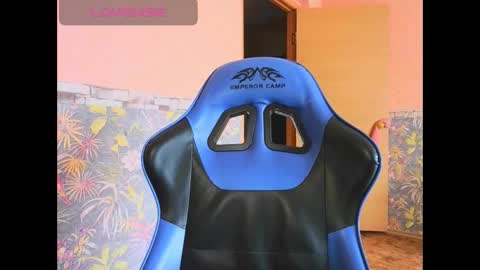 Snapshot of zara_golden chatting on October 18, 7:09 am chaturcum online show from October 18, 7:09 am