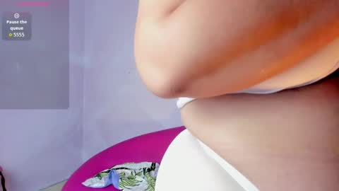 Snapshot of zara_holly_ chatting on May 8, 7:08 pm Zara online show from May 8, 7:08 pm