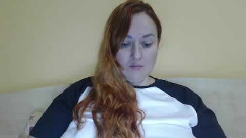 Snapshot of zara_red chatting on April 19, 10:36 am Kate. if im not here im here foxy red333 online show from April 19, 10:36 am