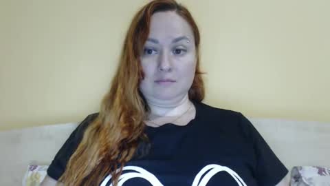 Snapshot of zara_red chatting on April 21, 12:44 pm Kate. if im not here im here foxy red333 online show from April 21, 12:44 pm