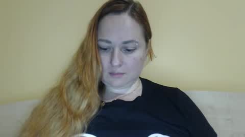 Snapshot of zara_red chatting on April 29, 2:43 pm Kate. if im not here im here foxy red333 online show from April 29, 2:43 pm