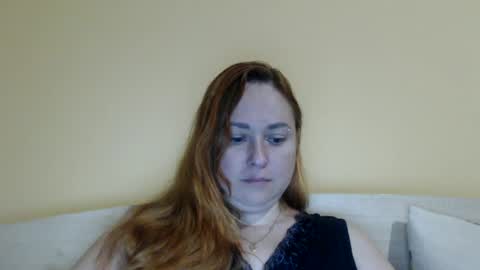 Snapshot of zara_red chatting on June 21, 7:33 am Kate. if im not here im here foxy red333 online show from June 21, 7:33 am