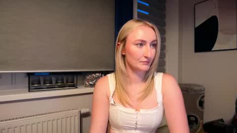 Snapshot of zaraallure chatting on July 31, 7:24 pm zaraallure online show from July 31, 7:24 pm