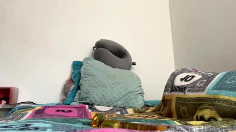 Snapshot of zarabby_skuirt chatting on October 18, 3:24 pm Zarabby online show from October 18, 3:24 pm