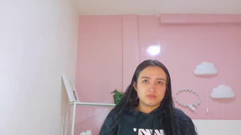 Snapshot of zaracole__ chatting on April 30, 9:26 am Z A R A online show from April 30, 9:26 am